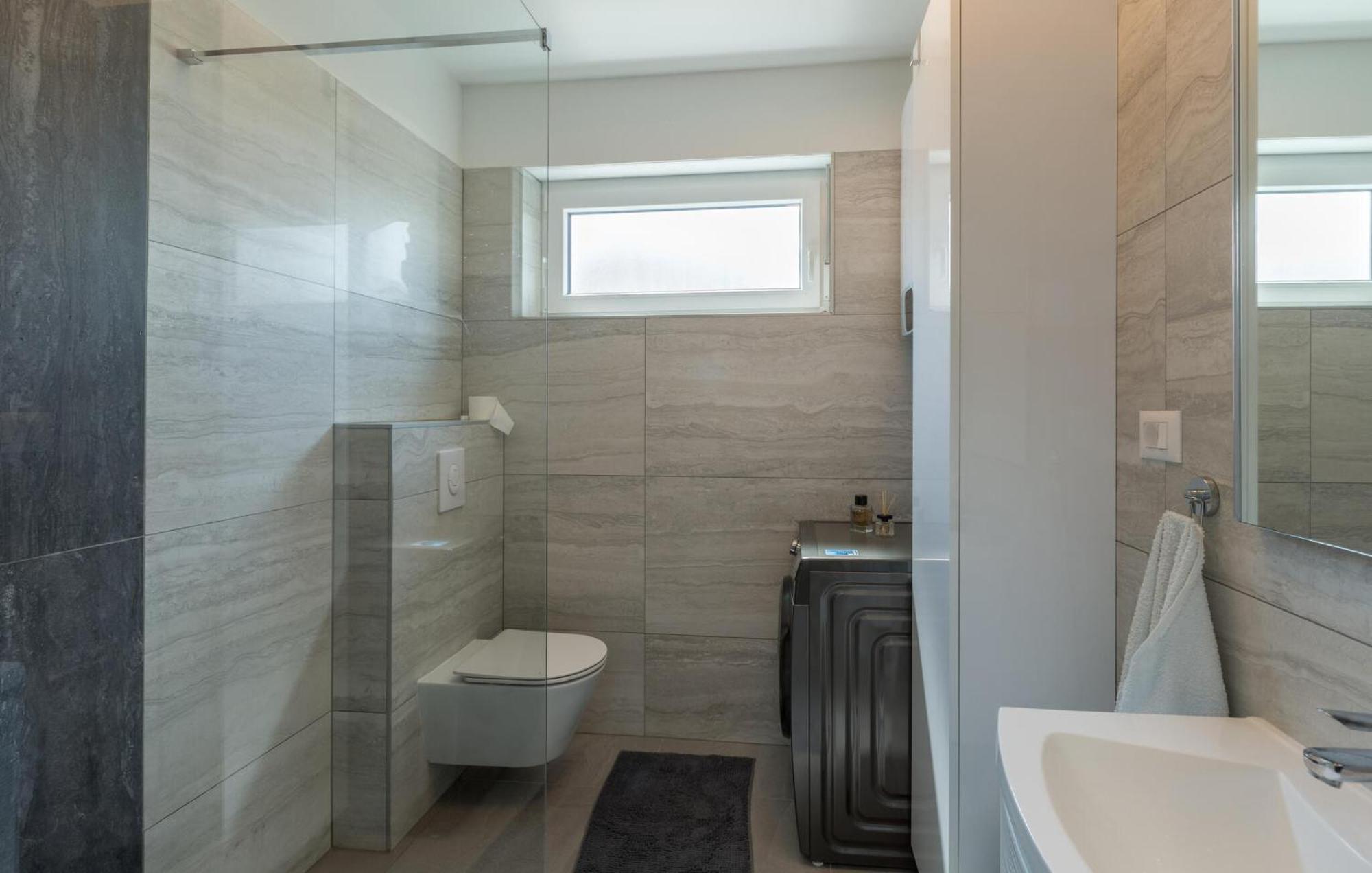 Awesome Apartment In Zbandaj With Wifi Exterior foto