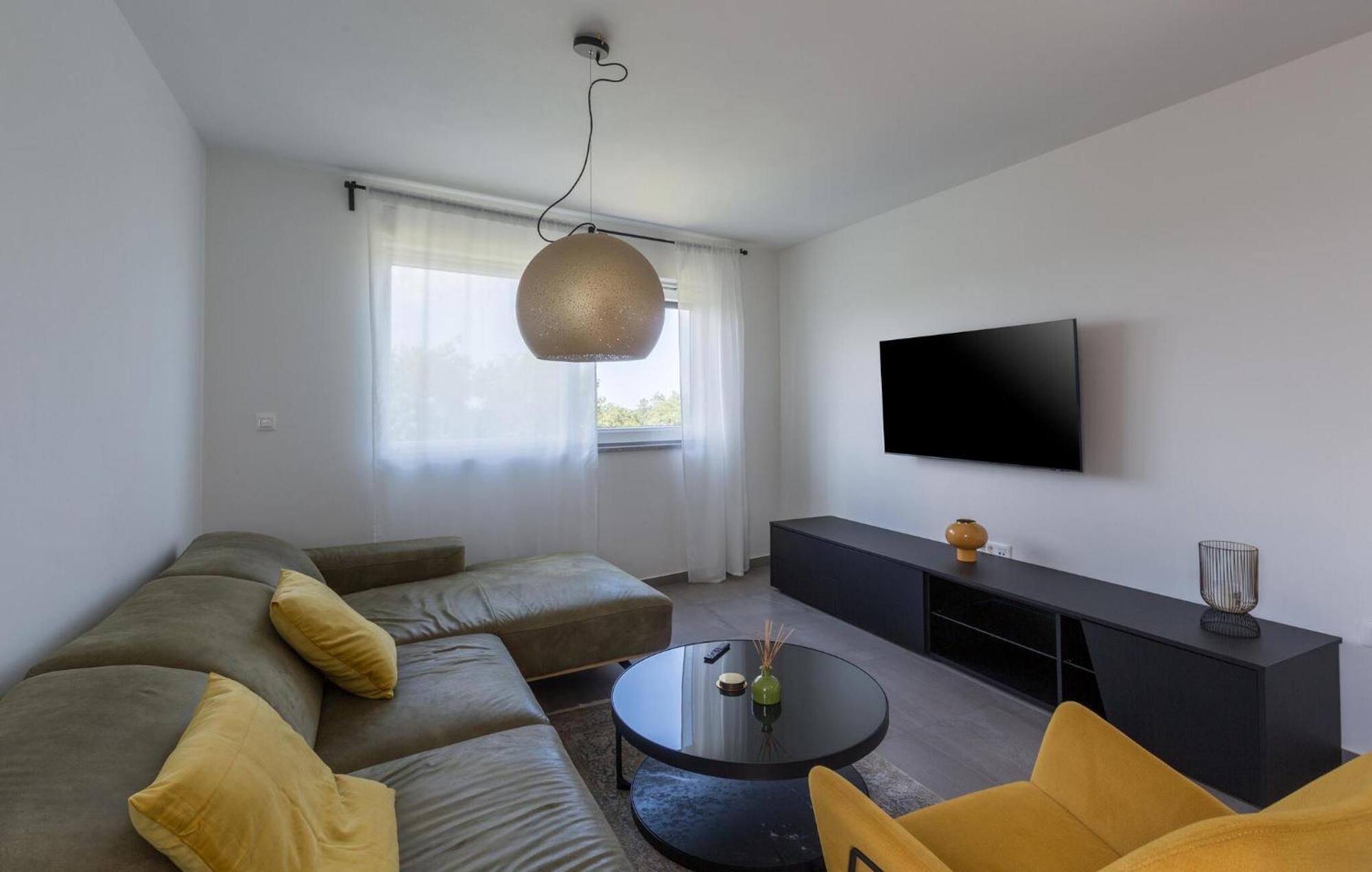Awesome Apartment In Zbandaj With Wifi Exterior foto